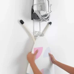 Hängare för strykjärn och strykbräda, Brabantia