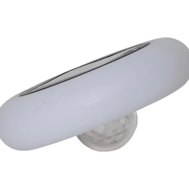 Solcellsladdad poollampa