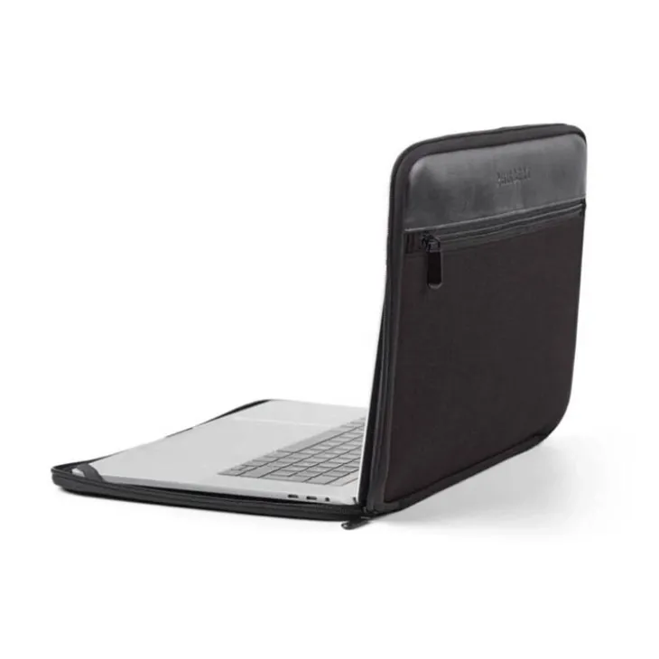 Solskydd och fodral till laptop