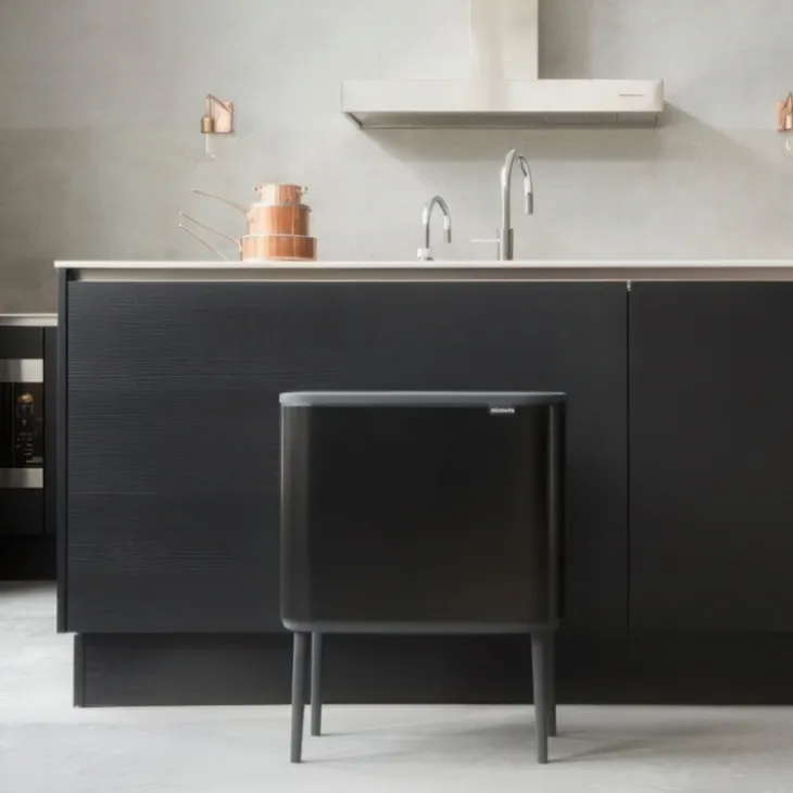 Återvinningsstation på ben med 3 fack, Brabantia